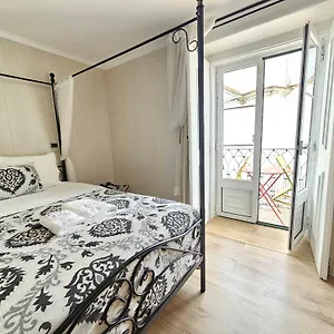 2* Гостевой дом Charme Da Graca -